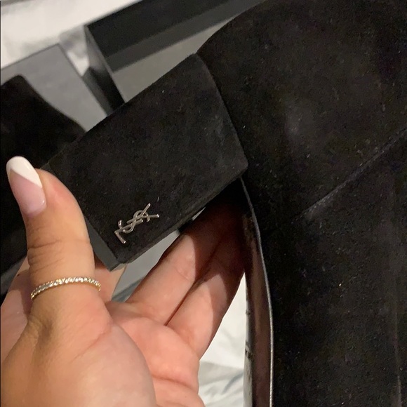 Saint Laurent suede booties - Picture 5 of 8